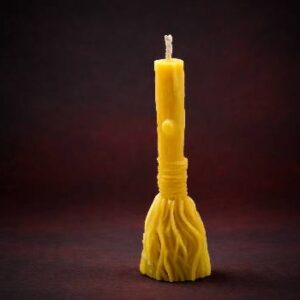 Besom Beeswax Candle - honeycomb